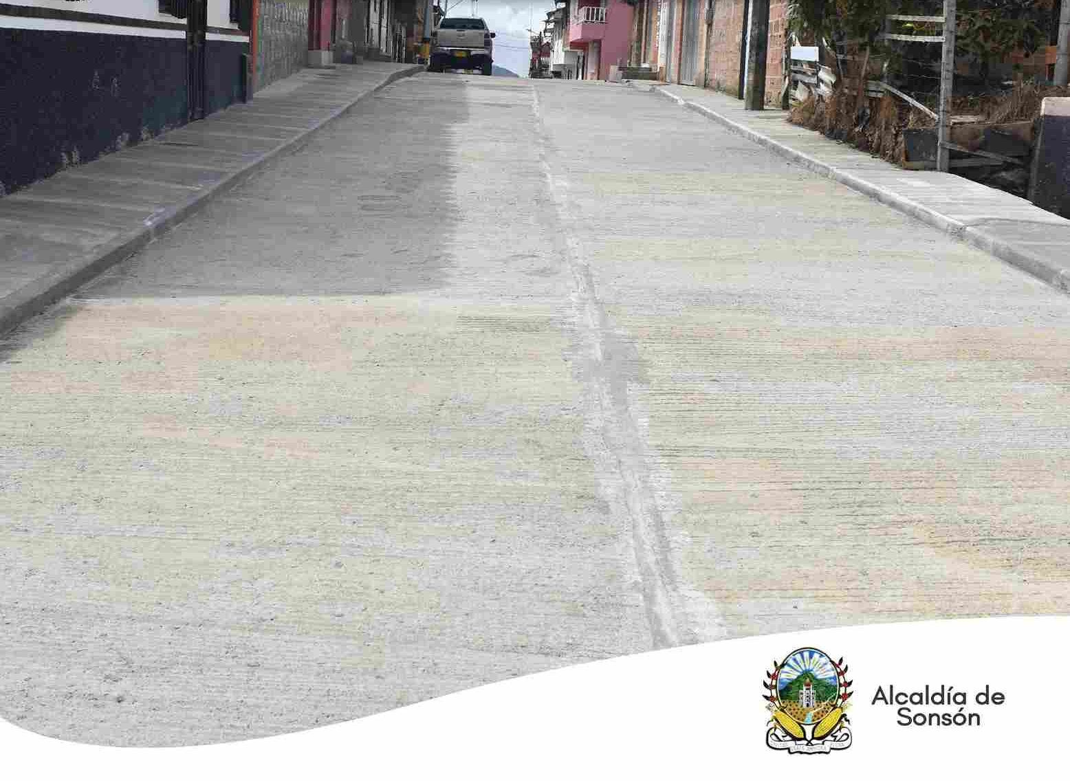 Cierres viales en Sonsón por derribamiento de bienes inmuebles